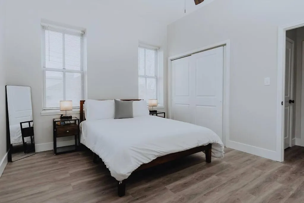 Luxe 2Br Oasis Patio & Laundry Soulard Apartment Saint Louis